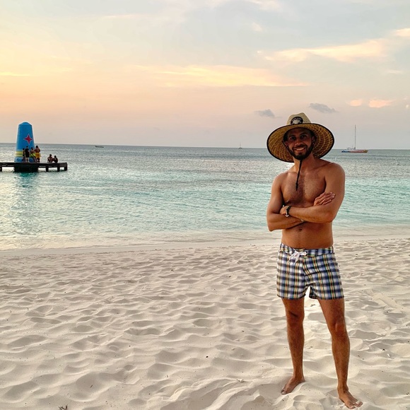 Meet your Posher, Edwin! - Picture 6 of 10